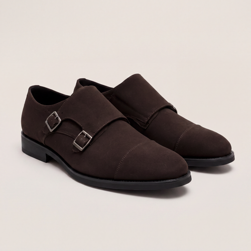 Zapato de vestir marrón con hebillas