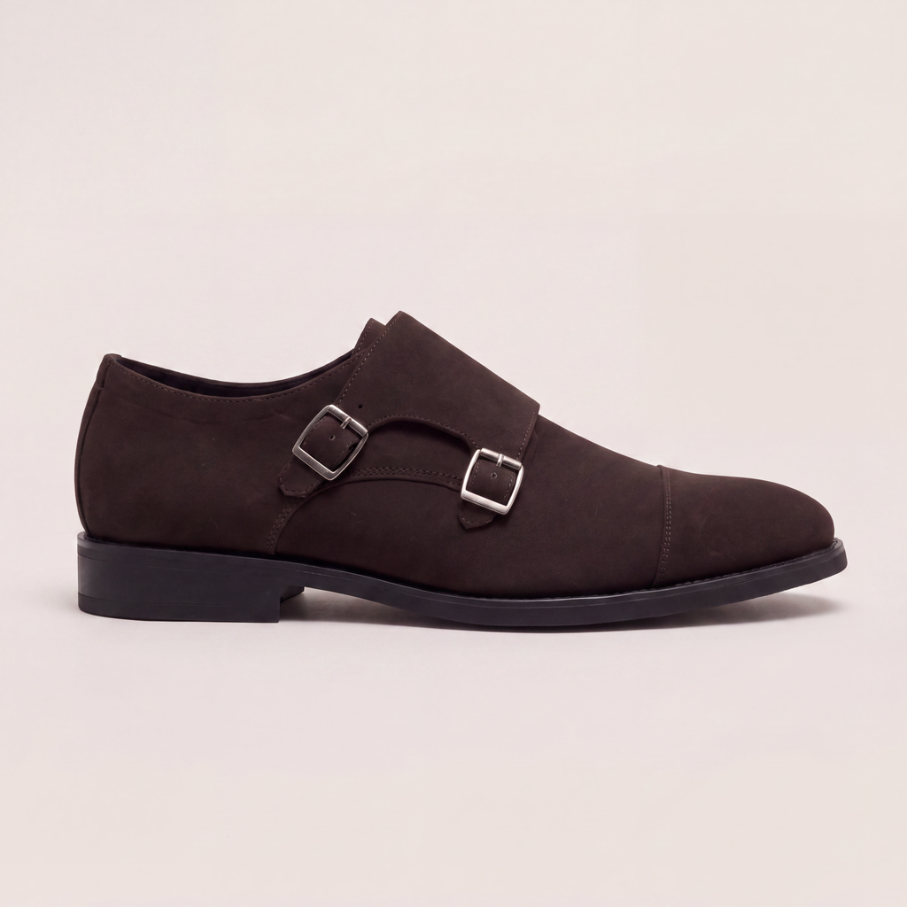 Zapato de vestir marrón con hebillas