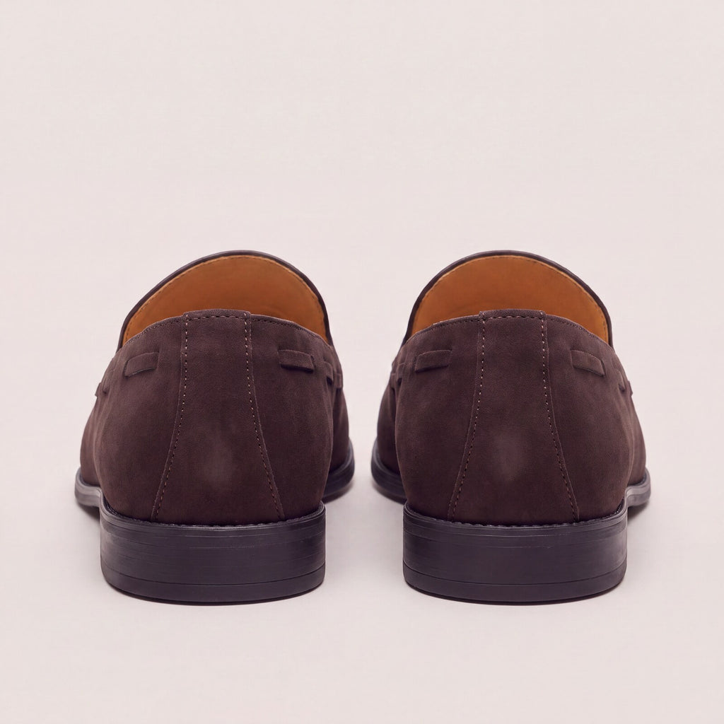 Mocasín marrón con borlas de vestir
