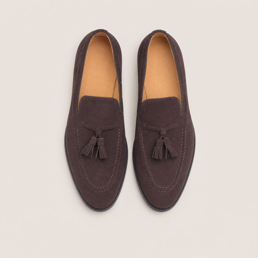 Mocasín marrón con borlas de vestir